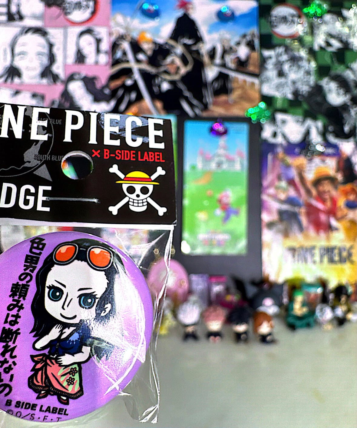 One piece - Pins